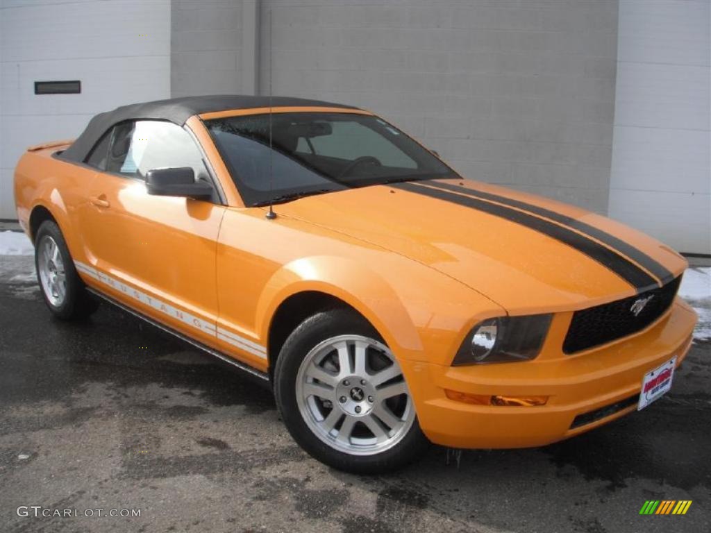 2007 Mustang V6 Premium Convertible - Grabber Orange / Dark Charcoal photo #2