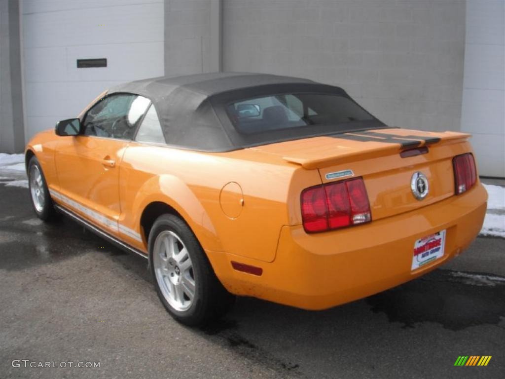 2007 Mustang V6 Premium Convertible - Grabber Orange / Dark Charcoal photo #6