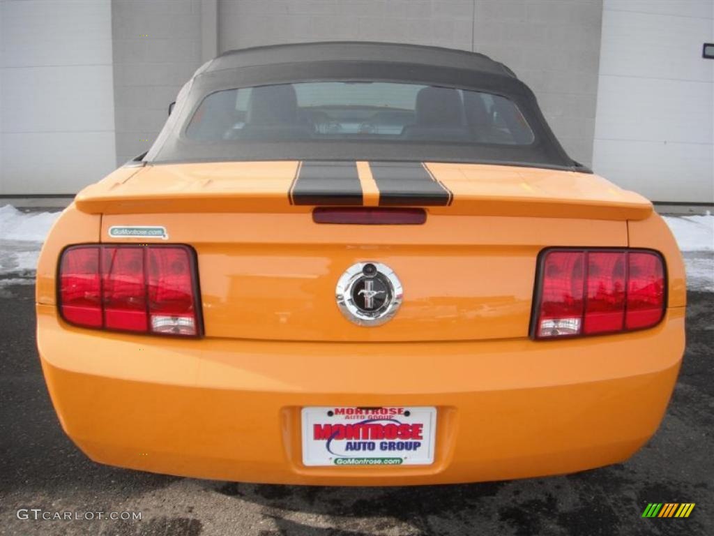2007 Mustang V6 Premium Convertible - Grabber Orange / Dark Charcoal photo #8