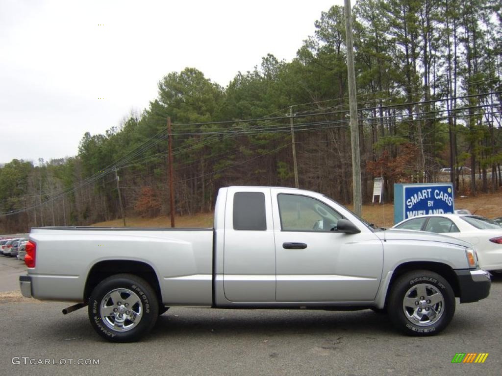 2005 Dakota SLT Club Cab - Bright Silver Metallic / Medium Slate Gray photo #3