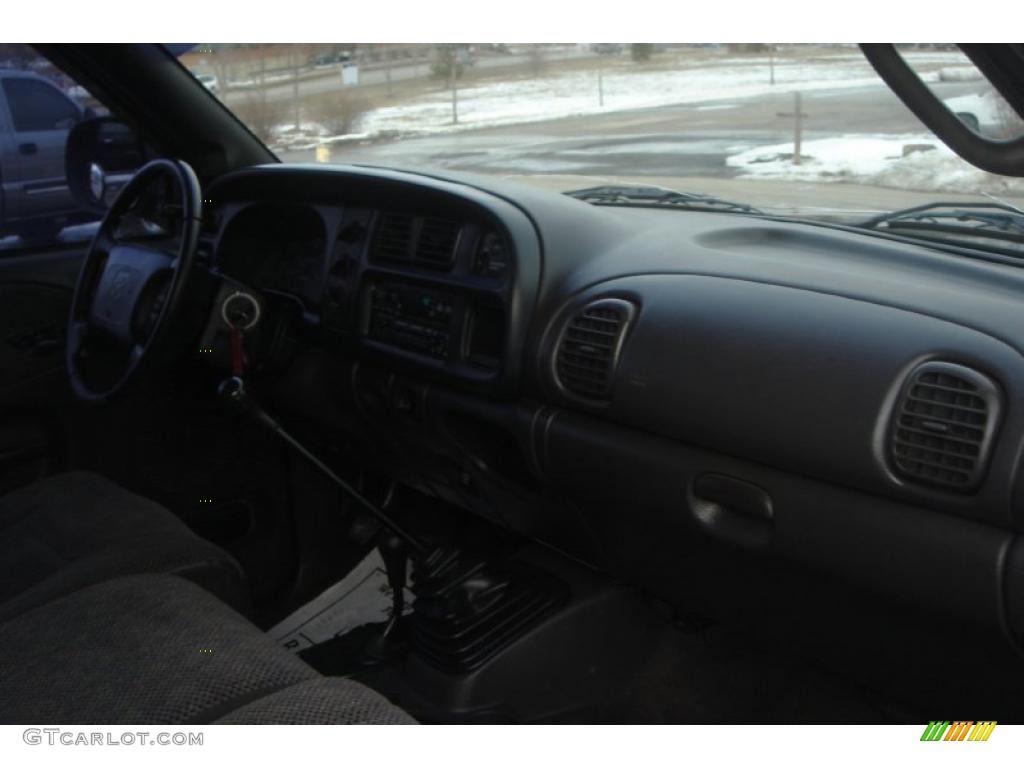 2000 Ram 3500 SLT Extended Cab 4x4 Dually - Black / Mist Gray photo #51