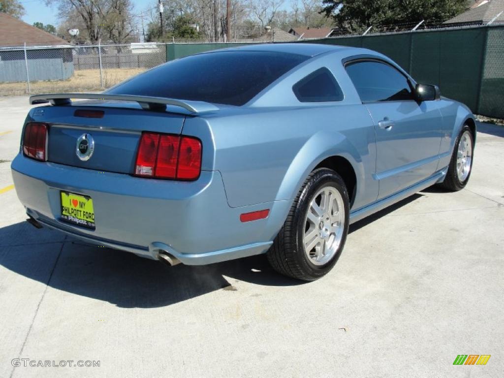 2006 Mustang GT Premium Coupe - Windveil Blue Metallic / Light Graphite photo #3