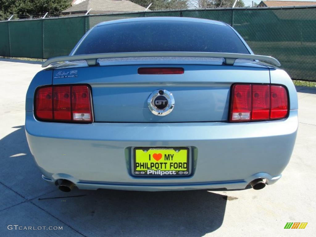 2006 Mustang GT Premium Coupe - Windveil Blue Metallic / Light Graphite photo #4