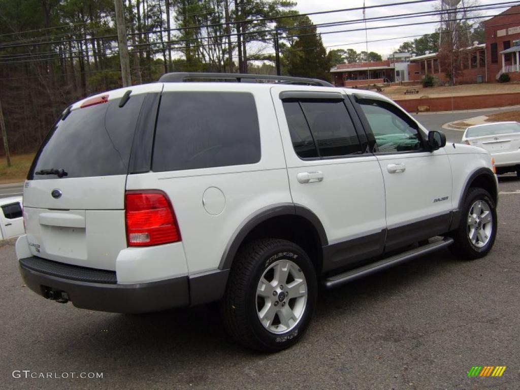 2004 Explorer XLT 4x4 - Oxford White / Graphite photo #6