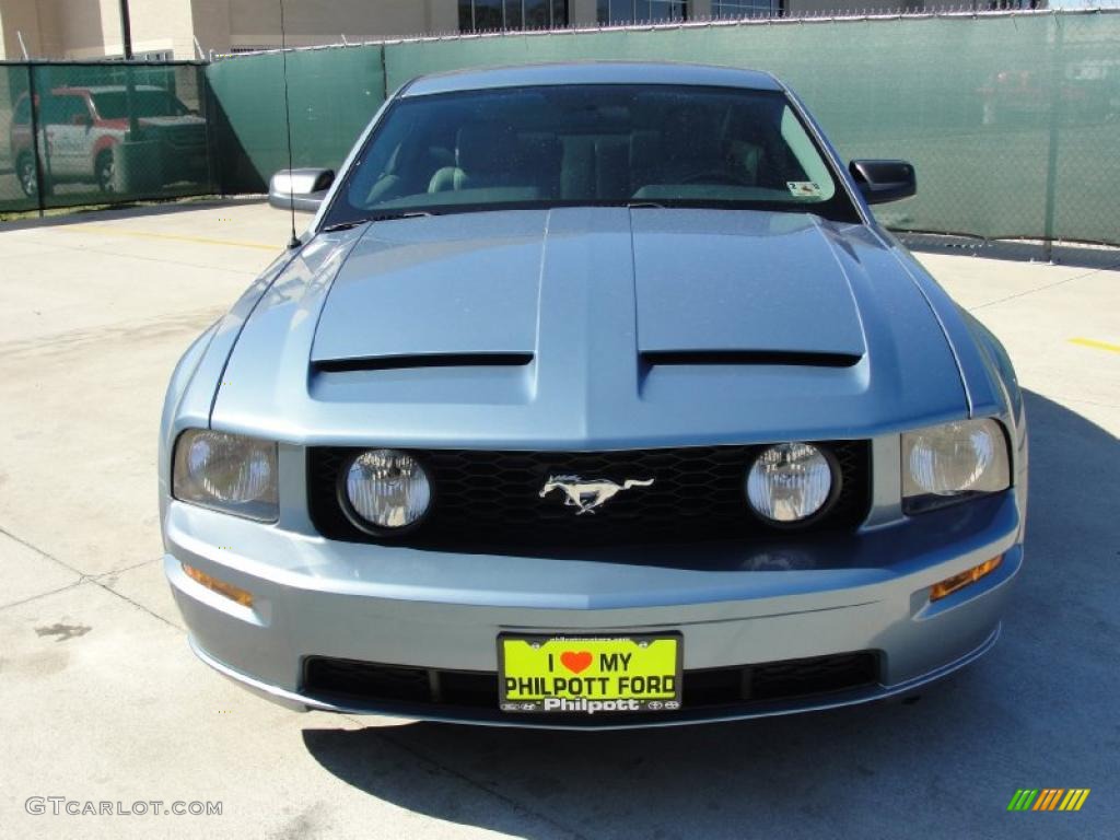 2006 Mustang GT Premium Coupe - Windveil Blue Metallic / Light Graphite photo #8