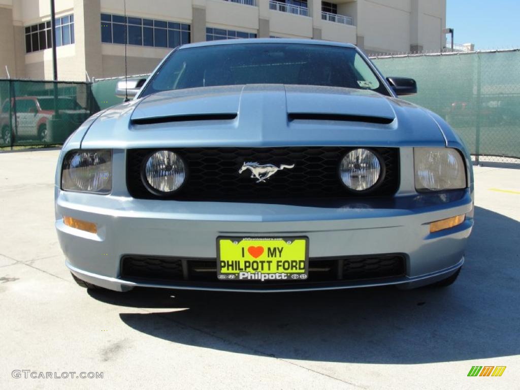 2006 Mustang GT Premium Coupe - Windveil Blue Metallic / Light Graphite photo #9