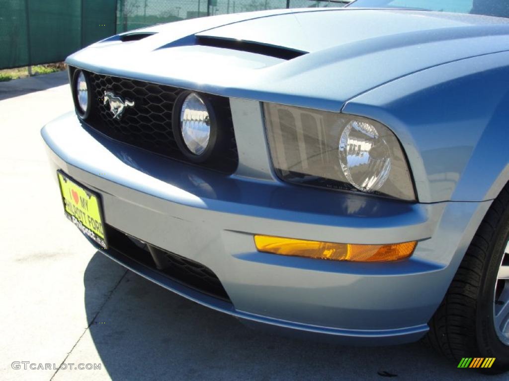 2006 Mustang GT Premium Coupe - Windveil Blue Metallic / Light Graphite photo #12