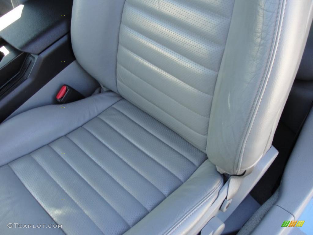 2006 Mustang GT Premium Coupe - Windveil Blue Metallic / Light Graphite photo #35