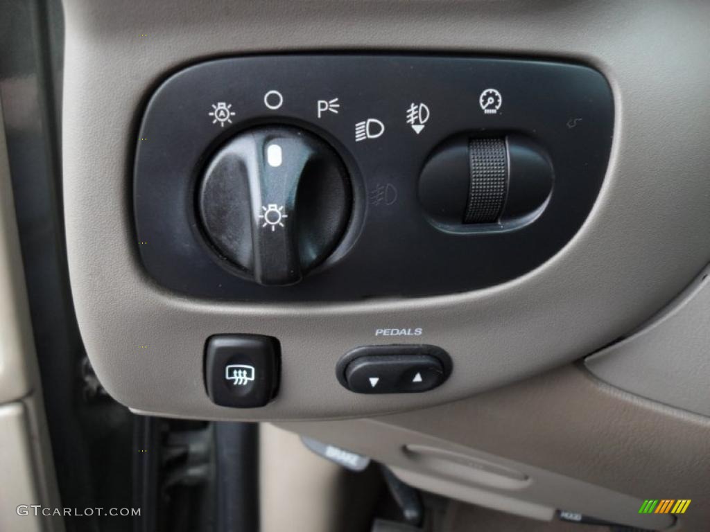 2000 Ford Expedition Eddie Bauer 4x4 Controls Photo #44948937