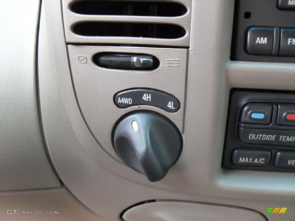 2000 Ford Expedition Eddie Bauer 4x4 Controls Photo #44948953