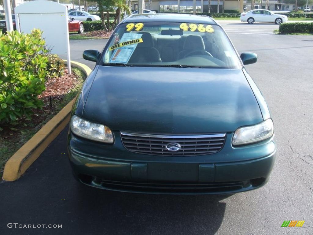 1999 Malibu Sedan - Dark Jade Green Metallic / Medium Gray photo #2