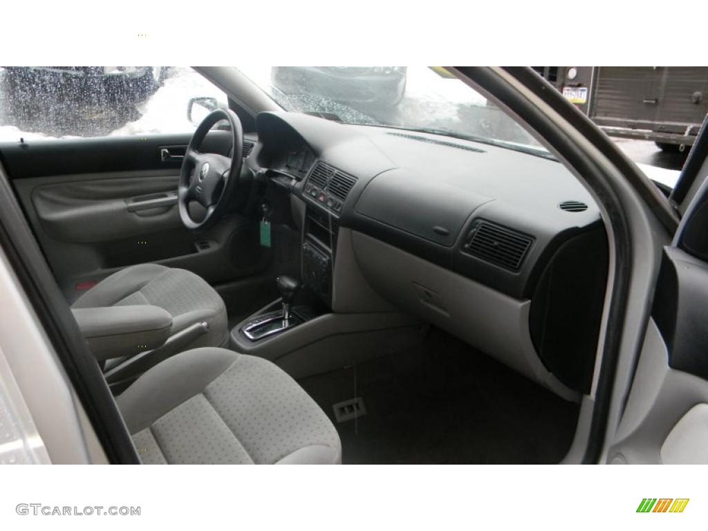 Gray Interior 2000 Volkswagen Golf GLS 4 Door Photo #44951138