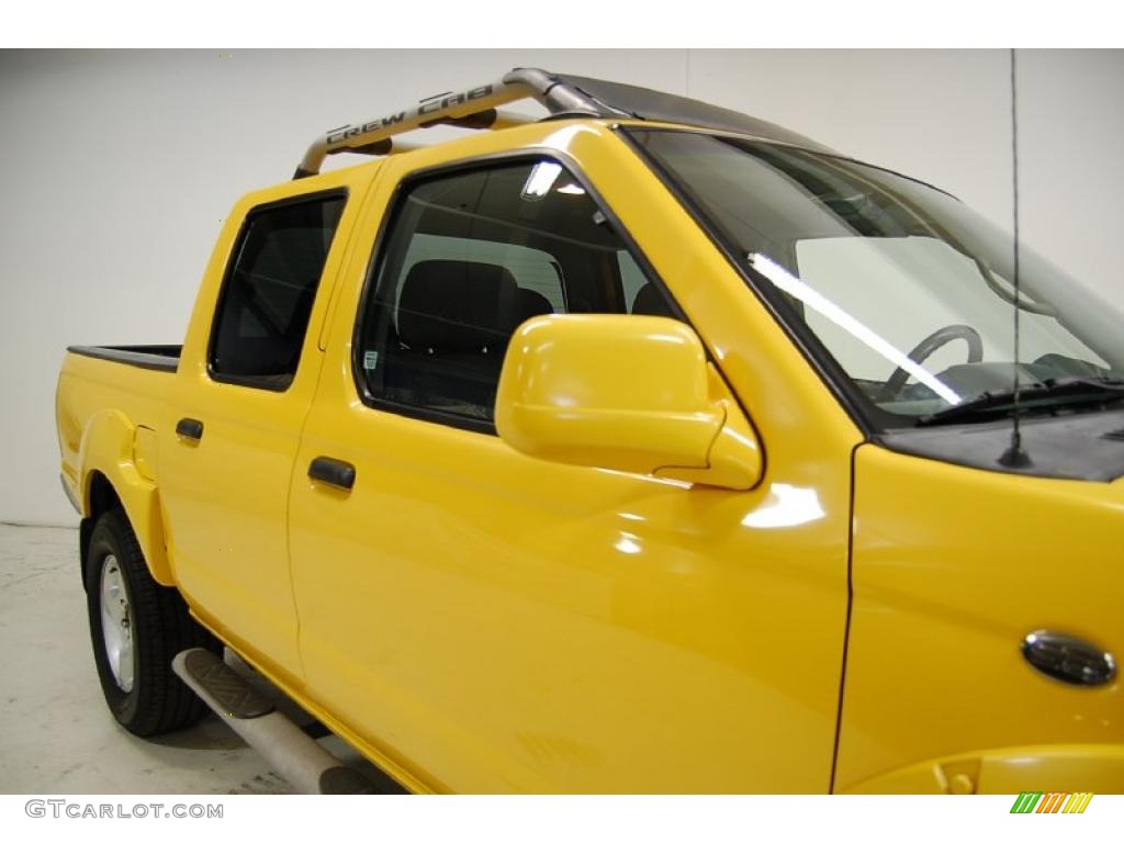 2002 Frontier SE Crew Cab - Solar Yellow / Charcoal photo #4