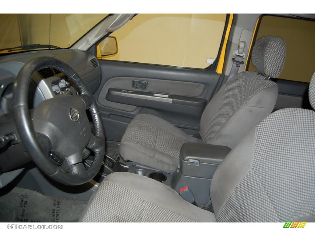 2002 Frontier SE Crew Cab - Solar Yellow / Charcoal photo #17