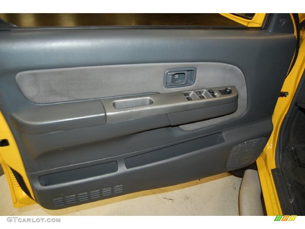 2002 Frontier SE Crew Cab - Solar Yellow / Charcoal photo #20