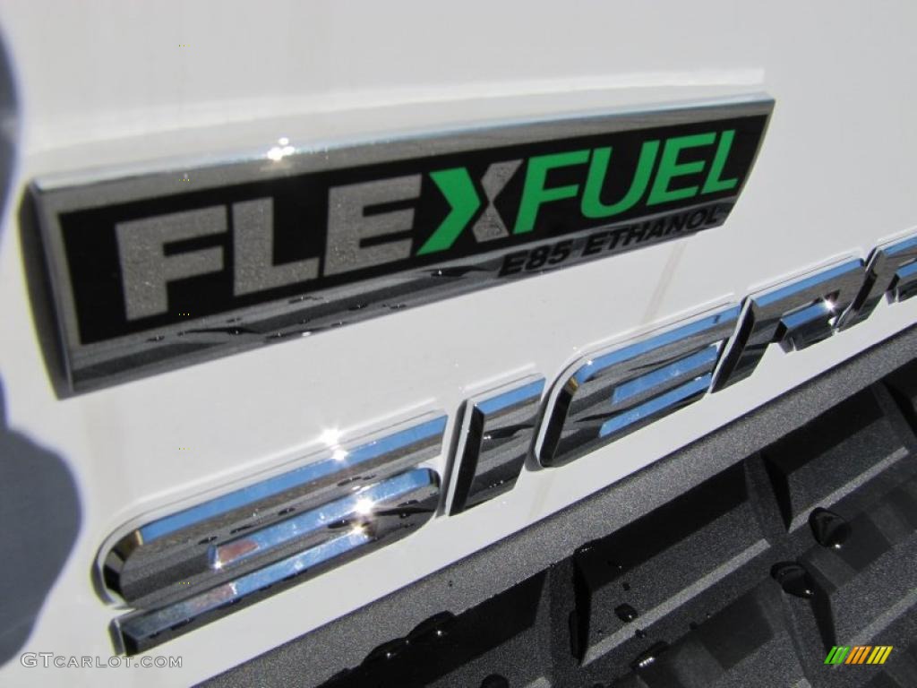 2011 GMC Sierra 1500 SLT Crew Cab Marks and Logos Photos