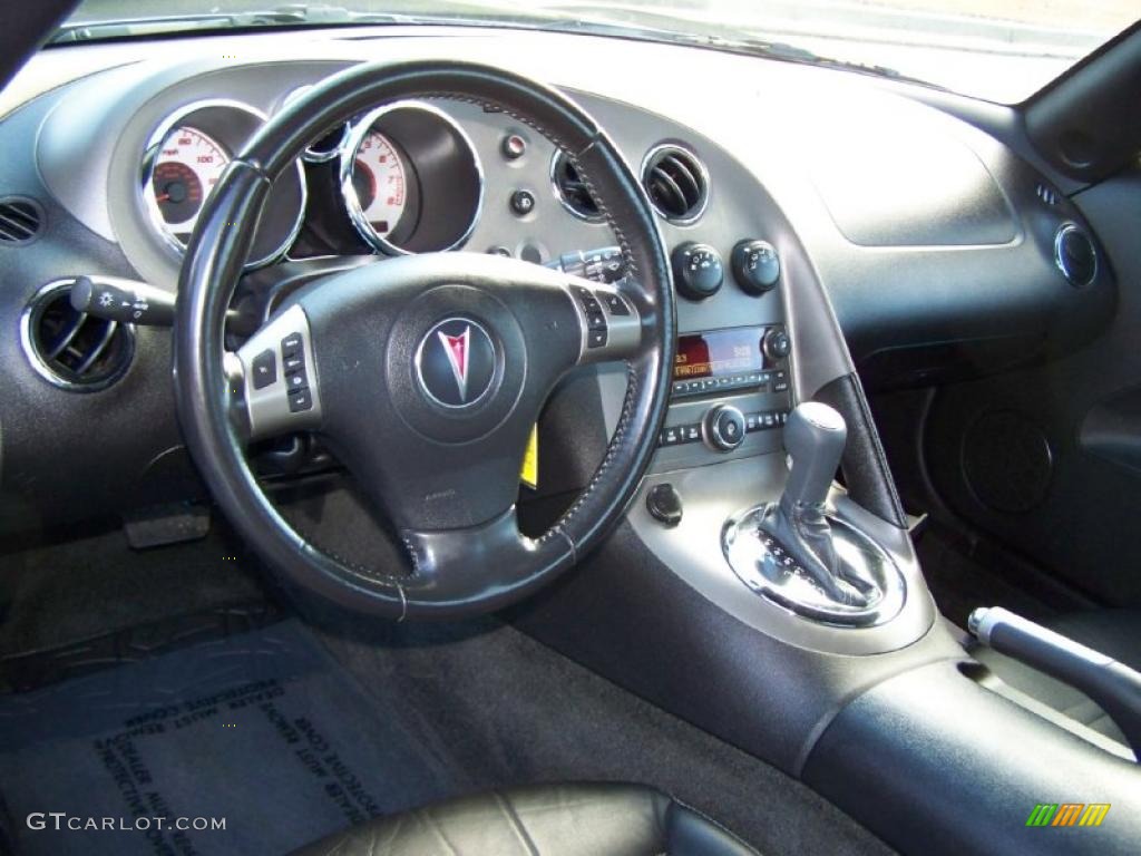 Ebony Interior 2006 Pontiac Solstice Roadster Photo #44967380