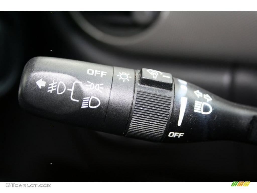 2003 Chrysler PT Cruiser GT Controls Photo #44967881