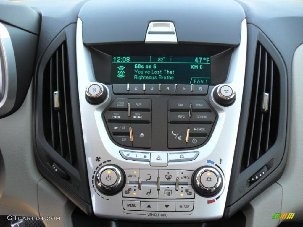 2011 Chevrolet Equinox LT Controls Photo #44971185