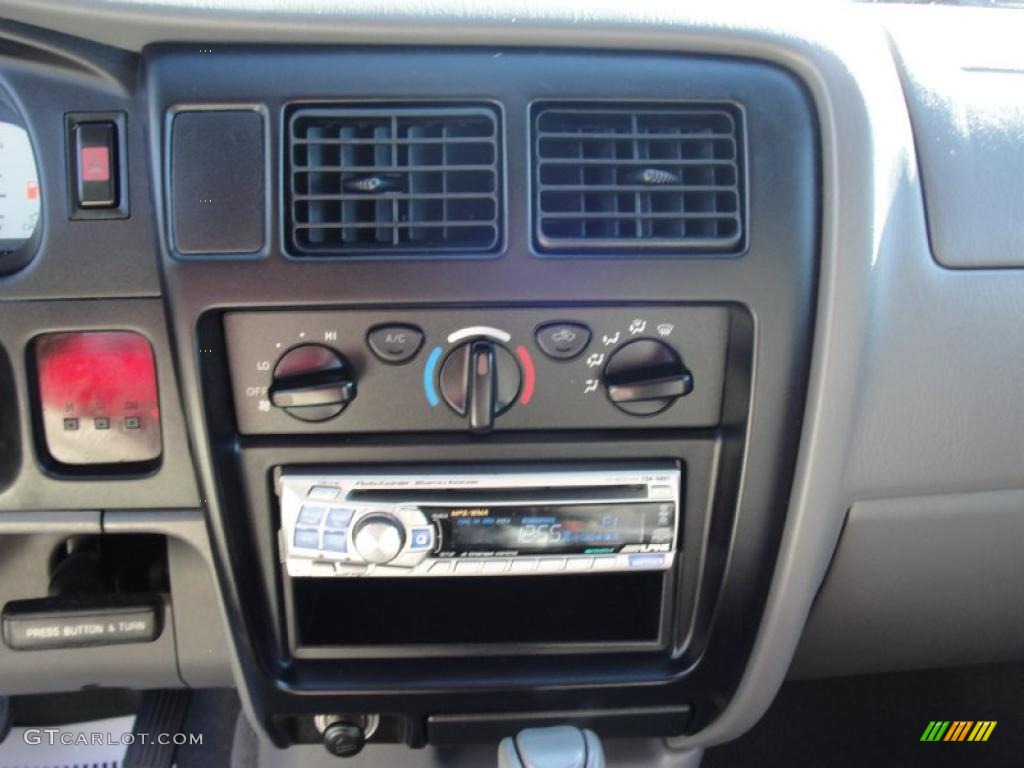 2004 Tacoma V6 TRD Double Cab 4x4 - Lunar Mist Metallic / Charcoal photo #38