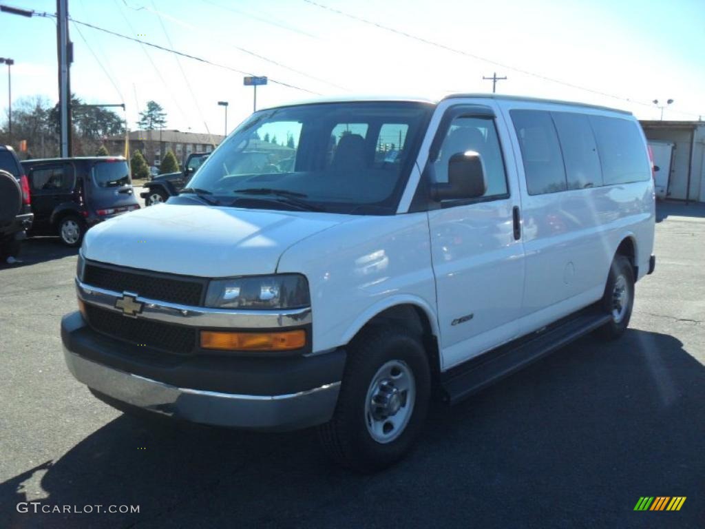 2006 Express LS 3500 Passenger van - Summit White / Medium Dark Pewter photo #1