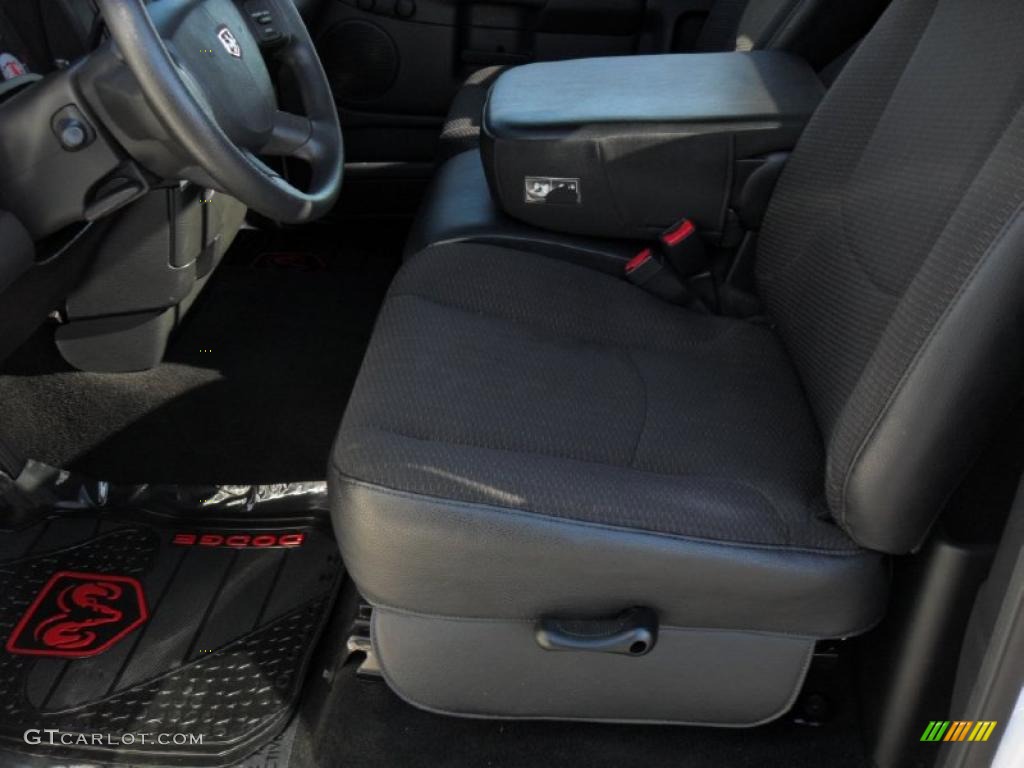 2005 Ram 1500 ST Regular Cab - Bright White / Dark Slate Gray photo #7