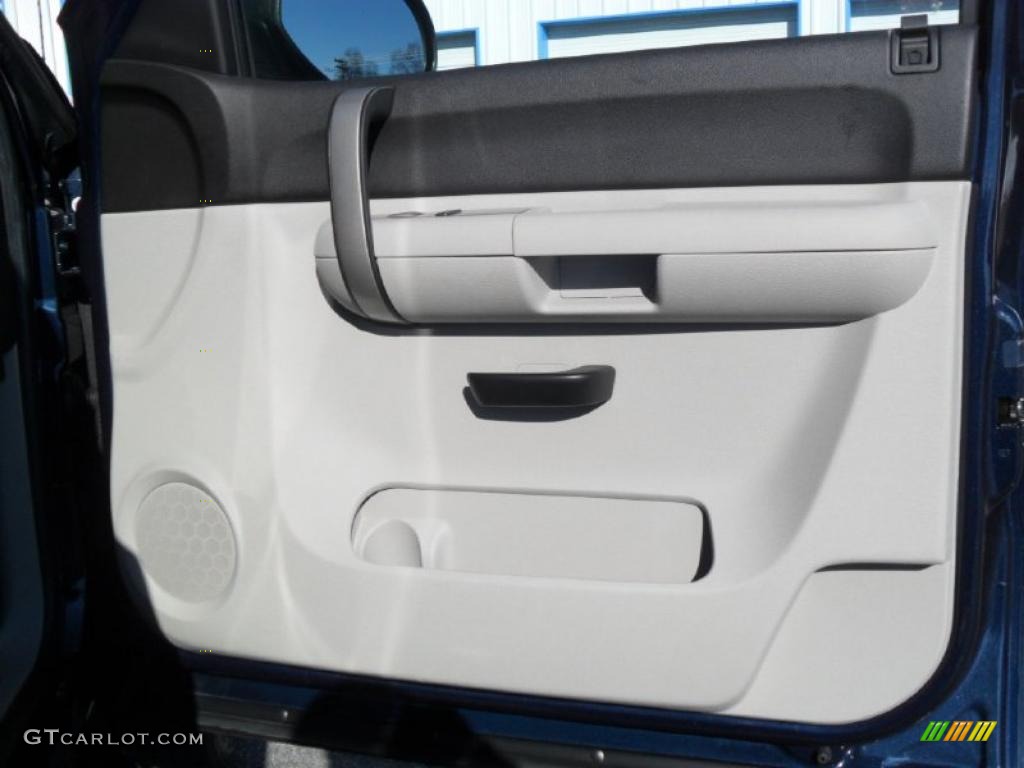 2007 Chevrolet Silverado 1500 LT Extended Cab Light Titanium/Ebony Black Door Panel Photo #44977553