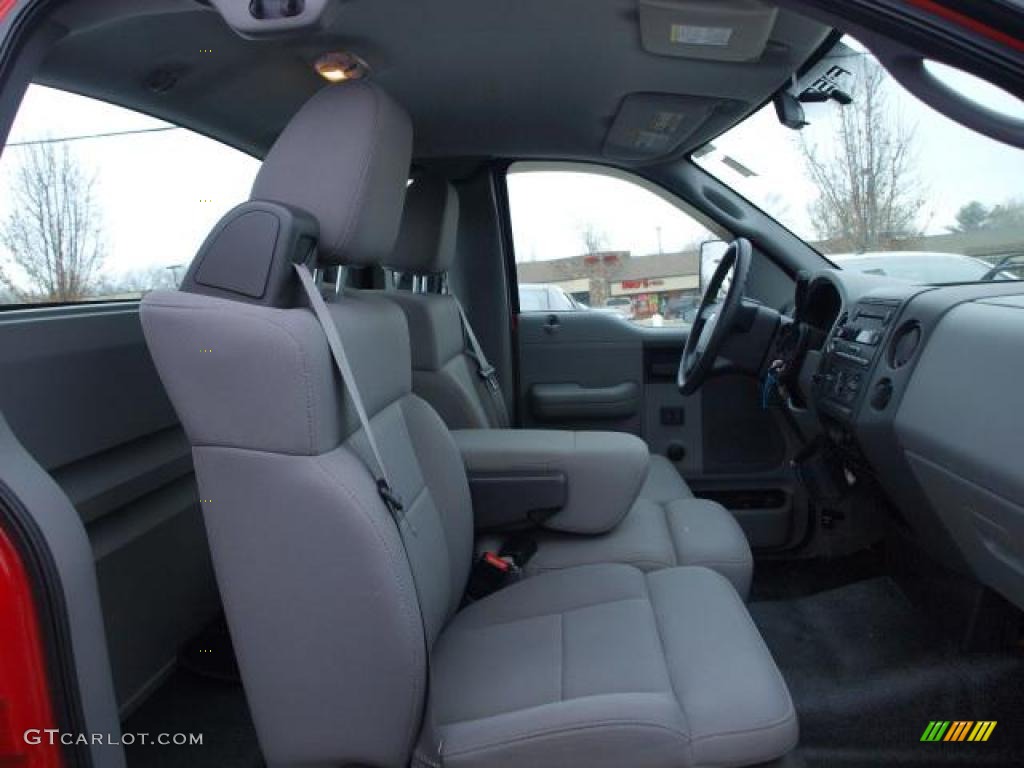 2005 Ford F150 XL Regular Cab interior Photo #44978337