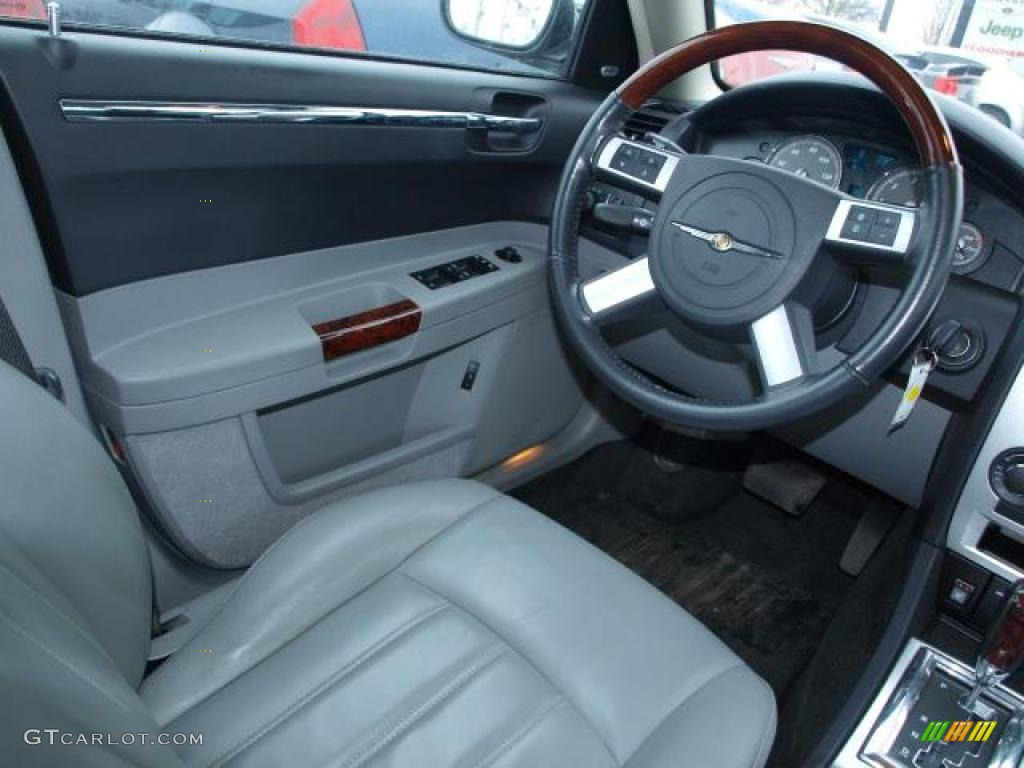 2007 Chrysler 300 C HEMI AWD Steering Wheel Photos