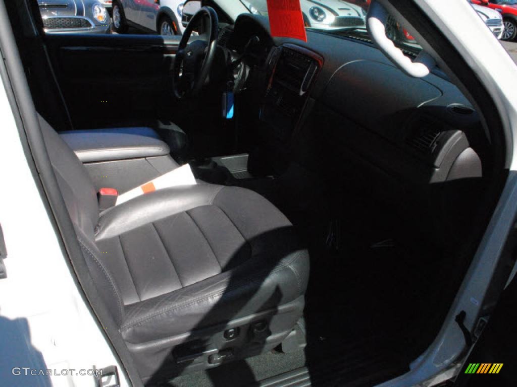 2004 Explorer Limited AWD - Ceramic White Tri Coat Metallic / Graphite photo #4