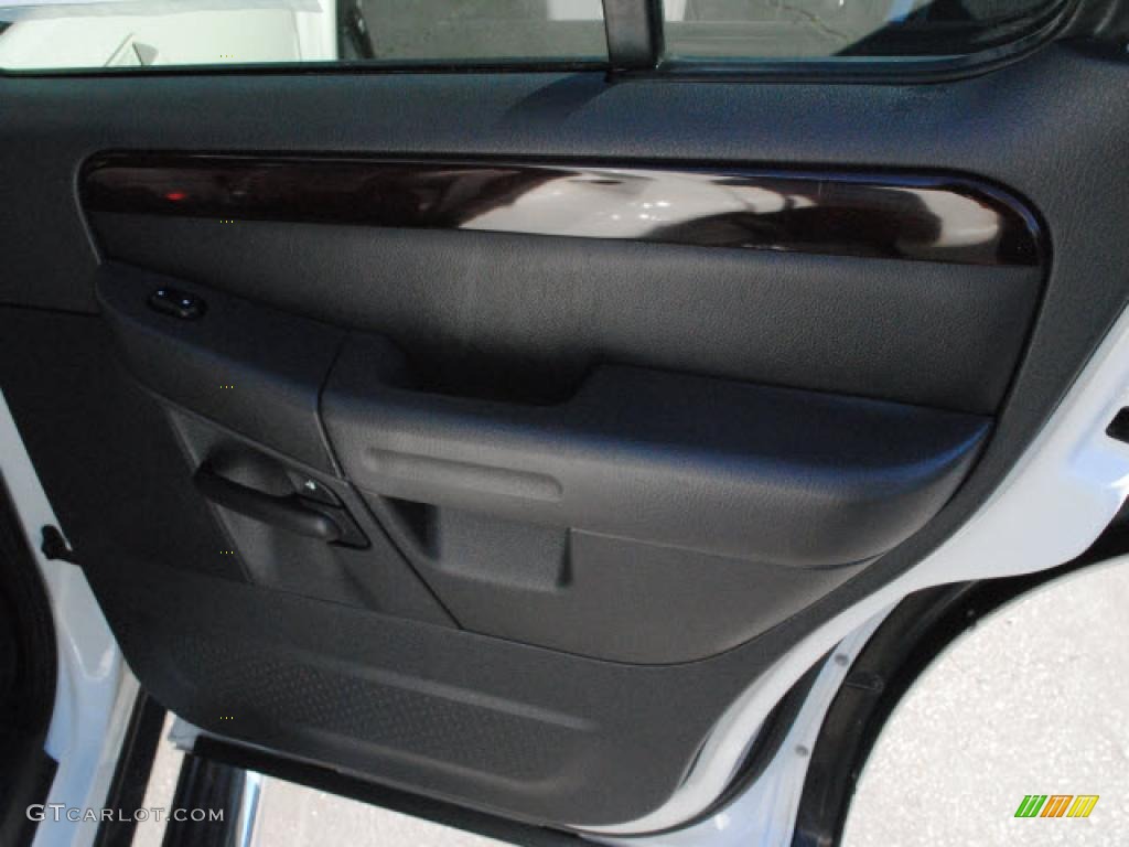 2004 Explorer Limited AWD - Ceramic White Tri Coat Metallic / Graphite photo #7