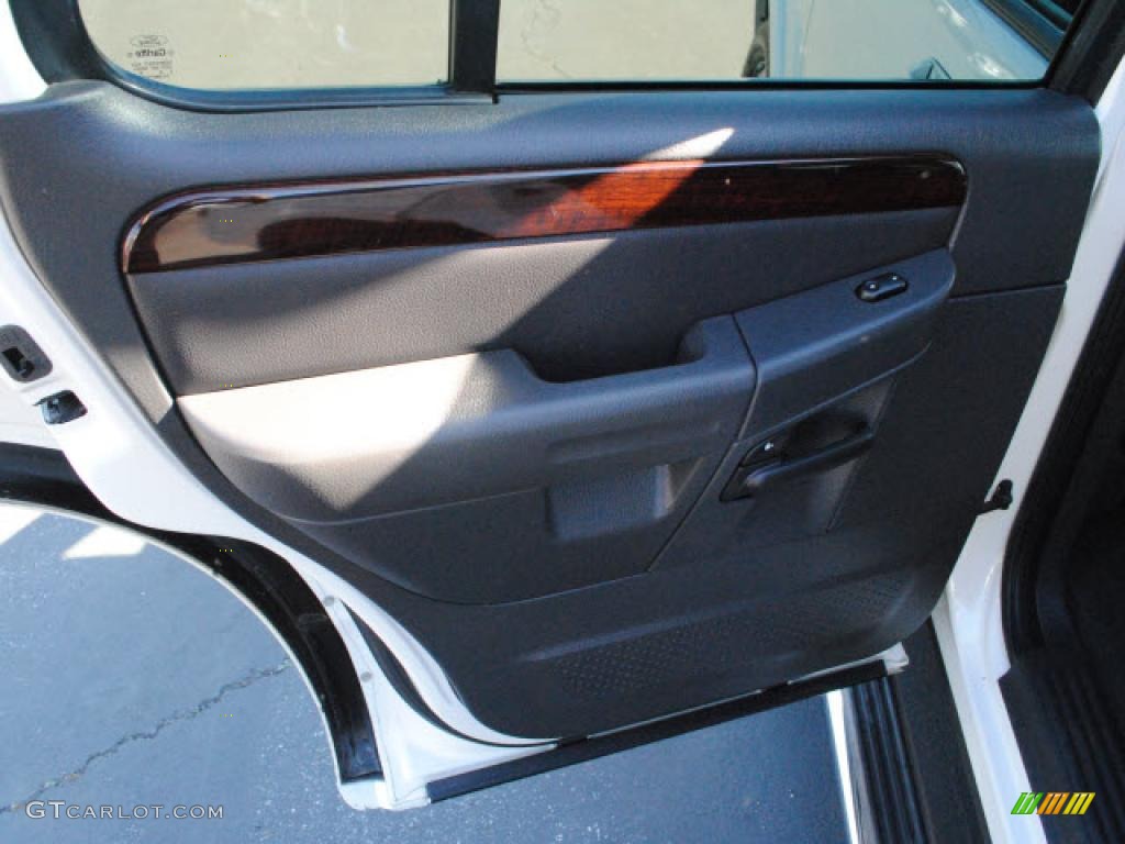 2004 Explorer Limited AWD - Ceramic White Tri Coat Metallic / Graphite photo #14