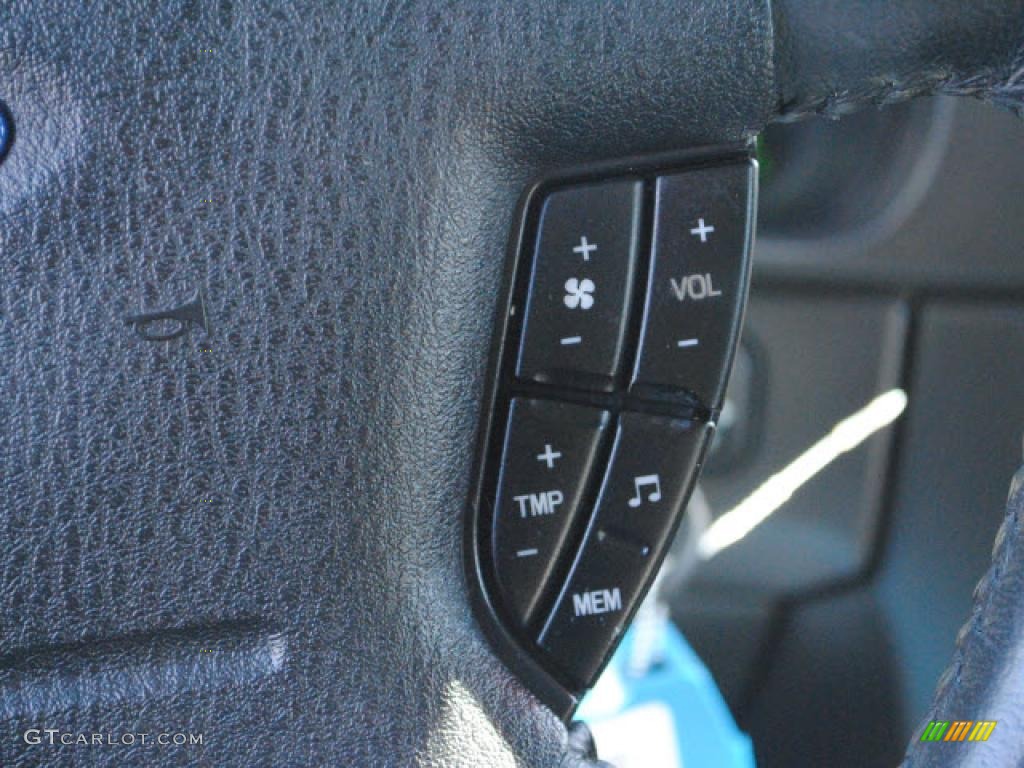2004 Ford Explorer Limited AWD Controls Photo #44980045