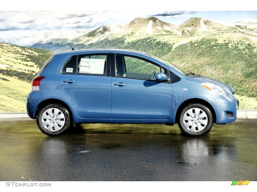 2011 Yaris 5 Door Liftback - Bayou Blue Pearl / Dark Charcoal photo #2