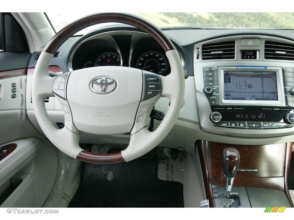 Light Gray Interior 2011 Toyota Avalon Limited Photo #44982082