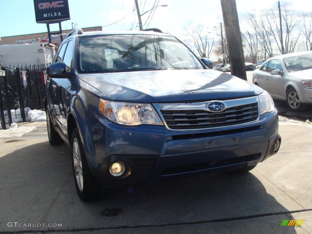 2009 Forester 2.5 X Limited - Newport Blue Pearl / Platinum photo #3