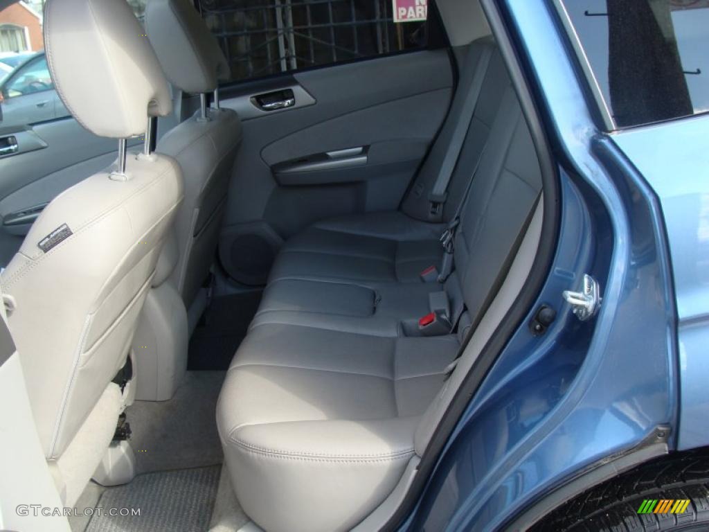 2009 Forester 2.5 X Limited - Newport Blue Pearl / Platinum photo #8