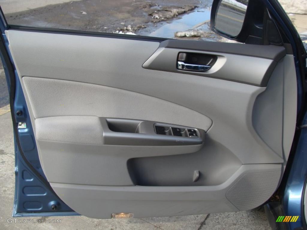 2009 Forester 2.5 X Limited - Newport Blue Pearl / Platinum photo #9