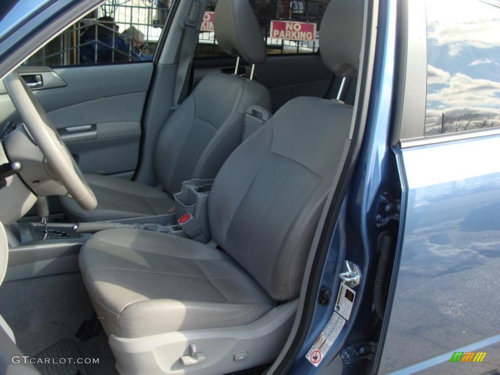 2009 Forester 2.5 X Limited - Newport Blue Pearl / Platinum photo #11