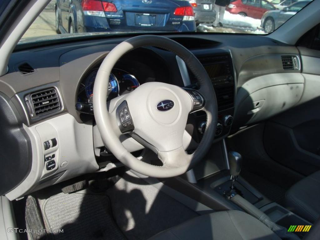2009 Forester 2.5 X Limited - Newport Blue Pearl / Platinum photo #12