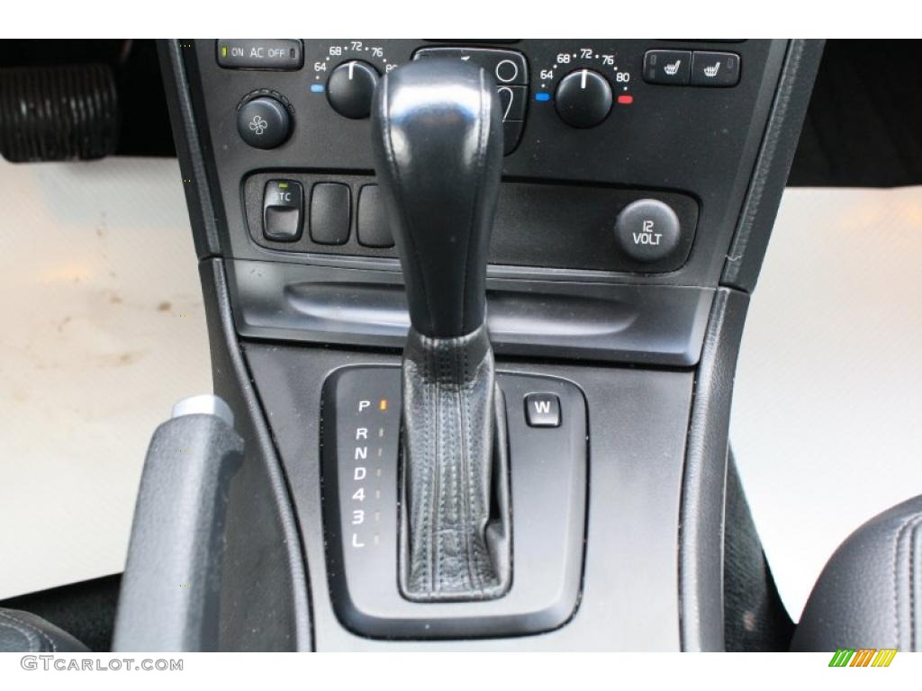 2004 Volvo V70 2.5T 5 Speed Automatic Transmission Photo #44989422