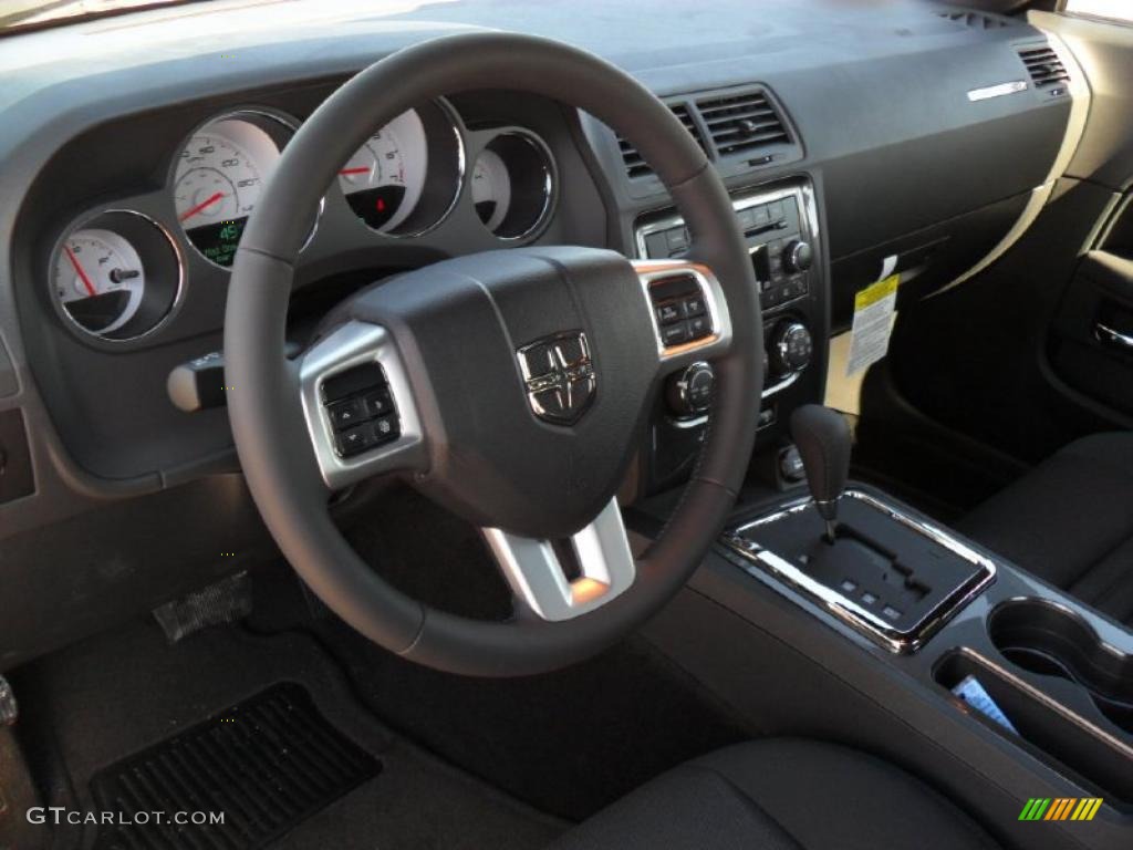 2011 Challenger SE - Brilliant Black Crystal Pearl / Dark Slate Gray photo #23