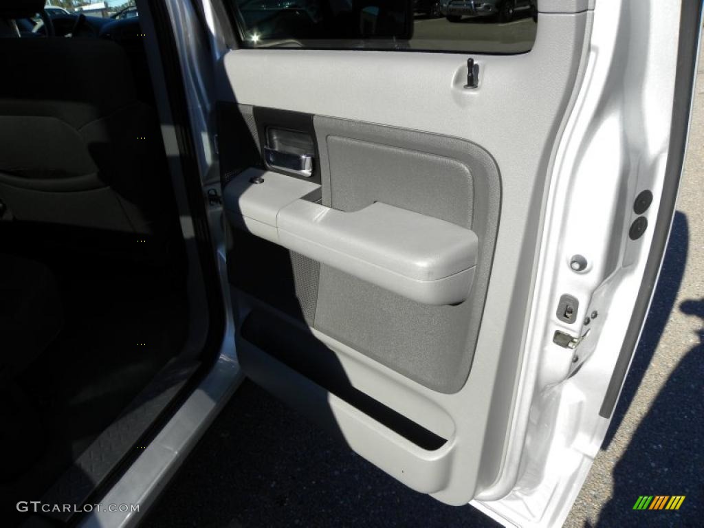 2006 F150 XLT SuperCrew - Silver Metallic / Medium/Dark Flint photo #11