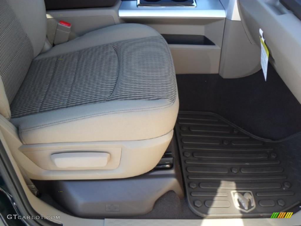 Light Pebble Beige/Bark Brown Interior 2011 Dodge Ram 1500 SLT Outdoorsman Quad Cab 4x4 Photo #44992706
