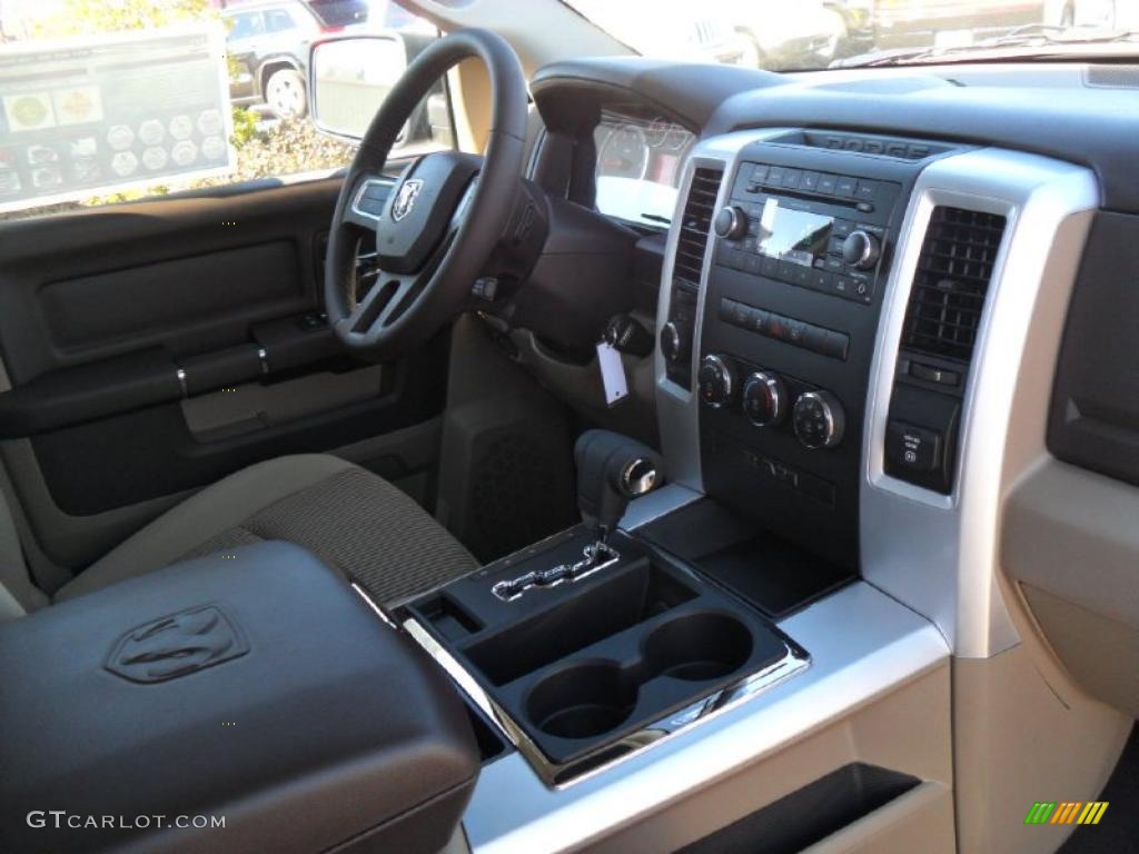 2011 Ram 1500 SLT Outdoorsman Quad Cab 4x4 - Hunter Green Pearl / Light Pebble Beige/Bark Brown photo #20