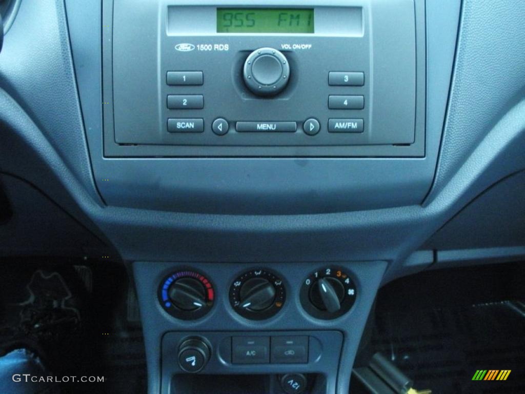 2011 Ford Transit Connect XL Cargo Van Controls Photo #45000926