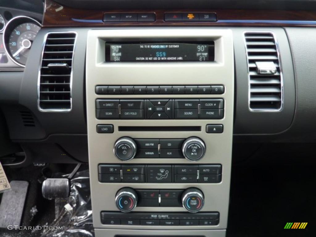 2011 Ford Flex SEL AWD Controls Photo #45006872