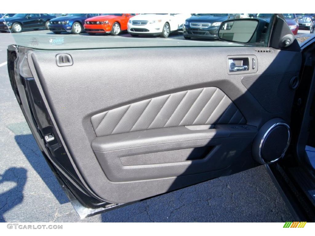 2011 Ford Mustang GT Premium Convertible Charcoal Black Door Panel Photo #45007544