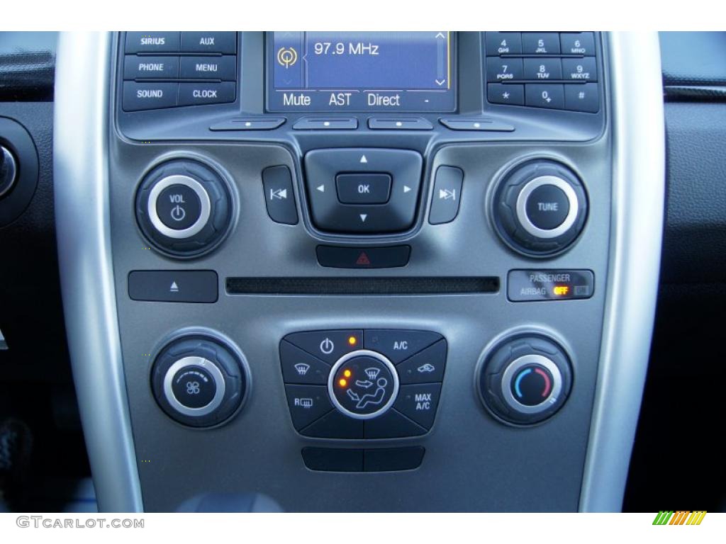 2011 Ford Edge SE Controls Photo #45007972