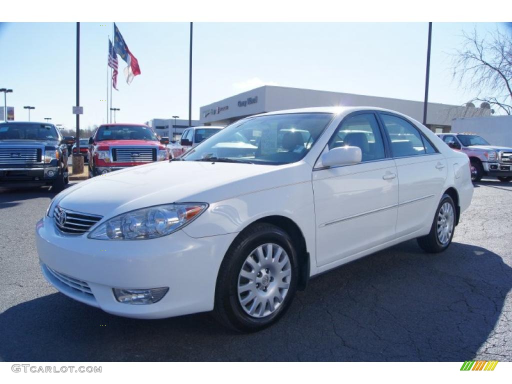 2005 Camry XLE - Super White / Taupe photo #6